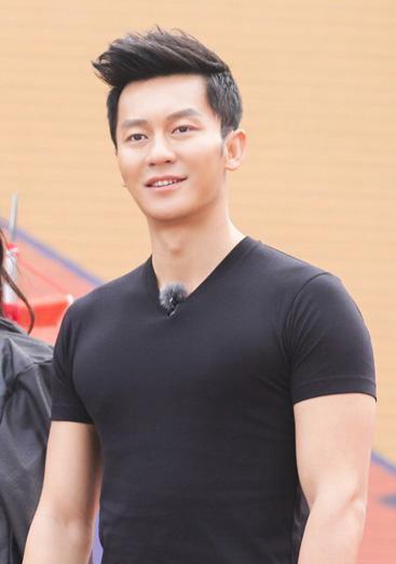 李晨