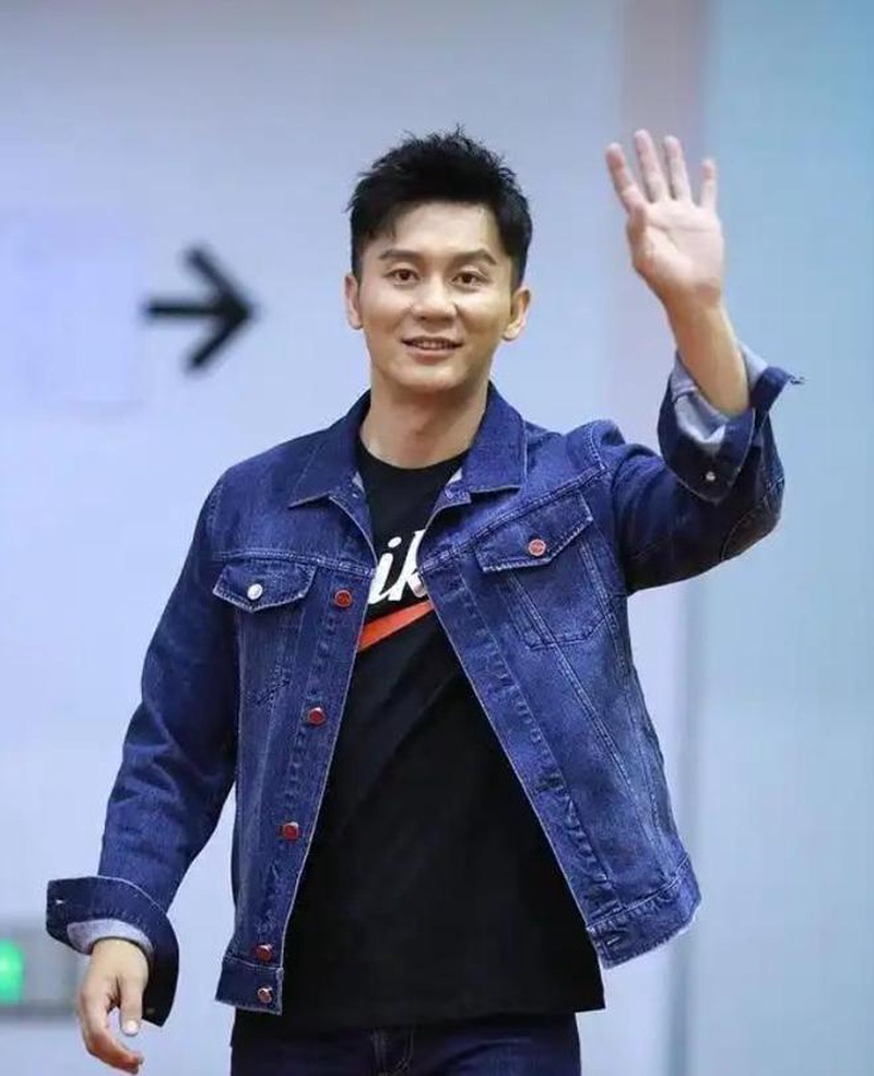 李晨